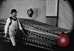 Immagine di Assemblaggio di un piano United States USA, 1917, secondo 55 filmato di repertorio 65675048530