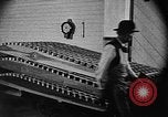 Immagine di Assemblaggio di un piano United States USA, 1917, secondo 56 filmato di repertorio 65675048530