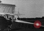 Standbild Curtiss JN 4D Flugzeuge United States USA, 1917, aus Sekunde 23 historischem Filmmaterial Videoclip 65675048543