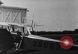 Standbild Curtiss JN 4D Flugzeuge United States USA, 1917, aus Sekunde 24 historischem Filmmaterial Videoclip 65675048543