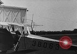 Standbild Curtiss JN 4D Flugzeuge United States USA, 1917, aus Sekunde 25 historischem Filmmaterial Videoclip 65675048543