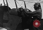 Standbild Curtiss JN 4D Flugzeuge United States USA, 1917, aus Sekunde 60 historischem Filmmaterial Videoclip 65675048543