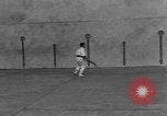 Standbild Jai Alai Spiel Spanien, 1956, aus Sekunde 34 historischem Filmmaterial Videoclip 65675048546