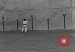 Standbild Jai Alai Spiel Spanien, 1956, aus Sekunde 35 historischem Filmmaterial Videoclip 65675048546