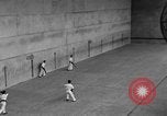 Standbild Jai Alai Spiel Spanien, 1956, aus Sekunde 51 historischem Filmmaterial Videoclip 65675048546