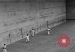 Standbild Jai Alai Spiel Spanien, 1956, aus Sekunde 54 historischem Filmmaterial Videoclip 65675048546