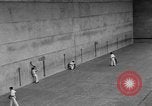 Standbild Jai Alai Spiel Spanien, 1956, aus Sekunde 57 historischem Filmmaterial Videoclip 65675048546