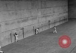 Standbild Jai Alai Spiel Spanien, 1956, aus Sekunde 58 historischem Filmmaterial Videoclip 65675048546