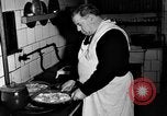 Standbild Koch Spanien, 1956, aus Sekunde 3 historischem Filmmaterial Videoclip 65675048548