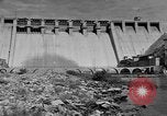 Standbild hydro elektrische Anlage Spanien, 1956, aus Sekunde 5 historischem Filmmaterial Videoclip 65675048551