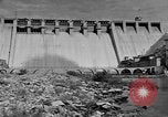 Standbild hydro elektrische Anlage Spanien, 1956, aus Sekunde 6 historischem Filmmaterial Videoclip 65675048551