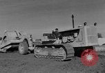 Immagine di Veicolo cingolato Spagna, 1956, secondo 15 filmato di repertorio 65675048552