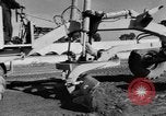 Immagine di Veicolo cingolato Spagna, 1956, secondo 48 filmato di repertorio 65675048552