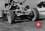 Immagine di Veicolo cingolato Spagna, 1956, secondo 50 filmato di repertorio 65675048552