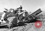 Immagine di Veicolo cingolato Spagna, 1956, secondo 57 filmato di repertorio 65675048552