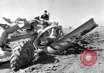 Immagine di Veicolo cingolato Spagna, 1956, secondo 58 filmato di repertorio 65675048552