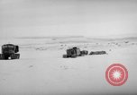 Immagine di Caterpillar treno da neve La Groenlandia, 1957, secondo 35 filmato di repertorio 65675048556