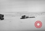 Immagine di Caterpillar treno da neve La Groenlandia, 1957, secondo 37 filmato di repertorio 65675048556