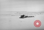 Immagine di Caterpillar treno da neve La Groenlandia, 1957, secondo 41 filmato di repertorio 65675048556