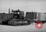 Immagine di Caterpillar treno da neve La Groenlandia, 1957, secondo 45 filmato di repertorio 65675048556