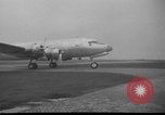 Standbild Generalleutnant Norstad Holland Niederlande, 1951, aus Sekunde 9 historischem Filmmaterial Videoclip 65675048593