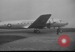 Standbild Generalleutnant Norstad Holland Niederlande, 1951, aus Sekunde 14 historischem Filmmaterial Videoclip 65675048593