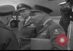 Standbild Generalleutnant Norstad Holland Niederlande, 1951, aus Sekunde 24 historischem Filmmaterial Videoclip 65675048593