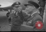 Standbild Generalleutnant Norstad Holland Niederlande, 1951, aus Sekunde 28 historischem Filmmaterial Videoclip 65675048593