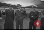 Standbild Generalleutnant Norstad Holland Niederlande, 1951, aus Sekunde 29 historischem Filmmaterial Videoclip 65675048593