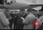 Standbild Generalleutnant Norstad Holland Niederlande, 1951, aus Sekunde 41 historischem Filmmaterial Videoclip 65675048593