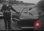 Standbild Generalleutnant Norstad Holland Niederlande, 1951, aus Sekunde 45 historischem Filmmaterial Videoclip 65675048593