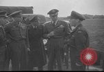 Standbild Generalleutnant Norstad Holland Niederlande, 1951, aus Sekunde 62 historischem Filmmaterial Videoclip 65675048593