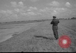 Standbild Gloster Meteor Düsenflugzeuge Volkel Holland, 1951, aus Sekunde 15 historischem Filmmaterial Videoclip 65675048594