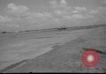 Standbild Gloster Meteor Düsenflugzeuge Volkel Holland, 1951, aus Sekunde 17 historischem Filmmaterial Videoclip 65675048594