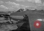 Standbild De Havilland Vampire Düsenflugzeuge Holland Niederlande, 1951, aus Sekunde 12 historischem Filmmaterial Videoclip 65675048595