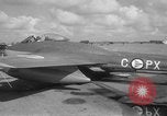 Standbild De Havilland Vampire Düsenflugzeuge Holland Niederlande, 1951, aus Sekunde 28 historischem Filmmaterial Videoclip 65675048595