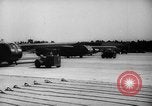 Immagine di Stati Uniti C 47 velivoli Teatro europeo, 1944, secondo 6 filmato di repertorio 65675048603