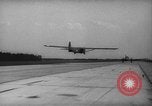 Immagine di Stati Uniti C 47 velivoli Teatro europeo, 1944, secondo 62 filmato di repertorio 65675048603