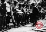 Standbild Alliierter Fallschirmjäger europäische Theater, 1944, aus Sekunde 22 historischem Filmmaterial Videoclip 65675048605