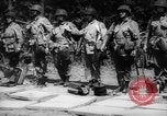 Standbild Alliierter Fallschirmjäger europäische Theater, 1944, aus Sekunde 55 historischem Filmmaterial Videoclip 65675048605