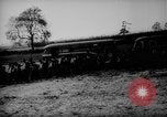 Immagine di Allied Airborne fanteria preparare per il D-Day Regno Unito, 1944, secondo 51 filmato di repertorio 65675048606