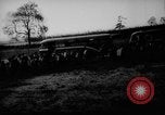 Immagine di Allied Airborne fanteria preparare per il D-Day Regno Unito, 1944, secondo 55 filmato di repertorio 65675048606