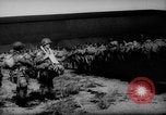 Immagine di Allied Airborne fanteria preparare per il D-Day Regno Unito, 1944, secondo 56 filmato di repertorio 65675048606