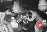 Immagine di Stati Uniti 101st aria di fanteria a carico Teatro europeo, 1944, secondo 34 filmato di repertorio 65675048607