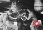 Immagine di Stati Uniti 101st aria di fanteria a carico Teatro europeo, 1944, secondo 35 filmato di repertorio 65675048607