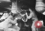 Immagine di Stati Uniti 101st aria di fanteria a carico Teatro europeo, 1944, secondo 36 filmato di repertorio 65675048607