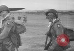 Immagine di Paracadutisti alleati Teatro europeo, 1944, secondo 31 filmato di repertorio 65675048609