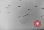 Standbild Alliierter Fallschirmjäger europäische Theater, 1944, aus Sekunde 29 historischem Filmmaterial Videoclip 65675048610