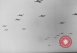 Standbild Alliierter Fallschirmjäger europäische Theater, 1944, aus Sekunde 31 historischem Filmmaterial Videoclip 65675048610
