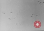 Standbild Alliierter Fallschirmjäger europäische Theater, 1944, aus Sekunde 34 historischem Filmmaterial Videoclip 65675048610